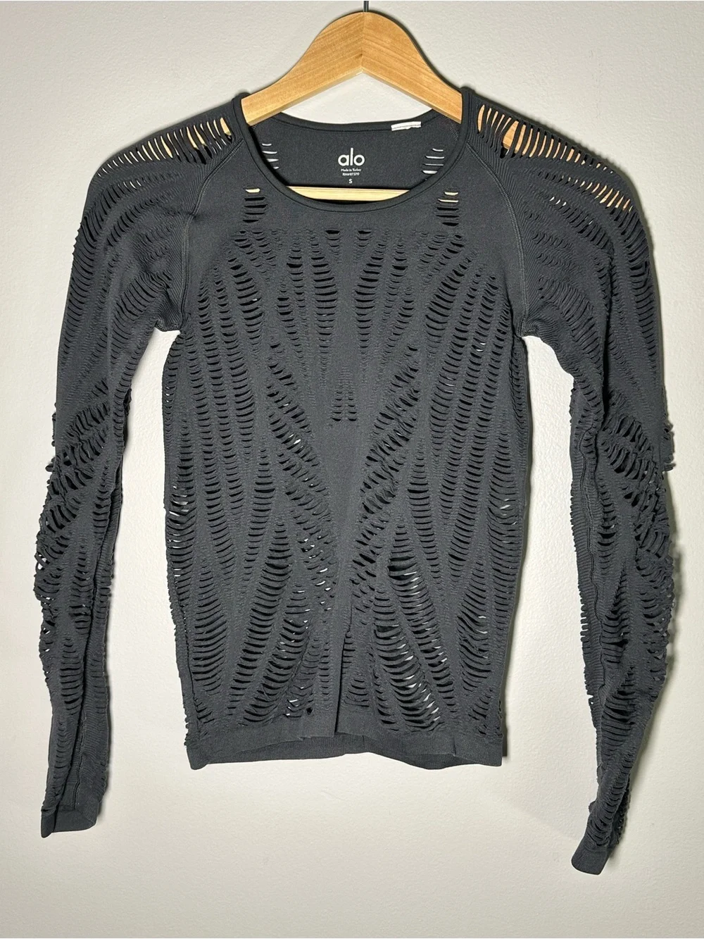 ALO Yoga Vixen Fitted Long-Sleeve Athletic Top Small